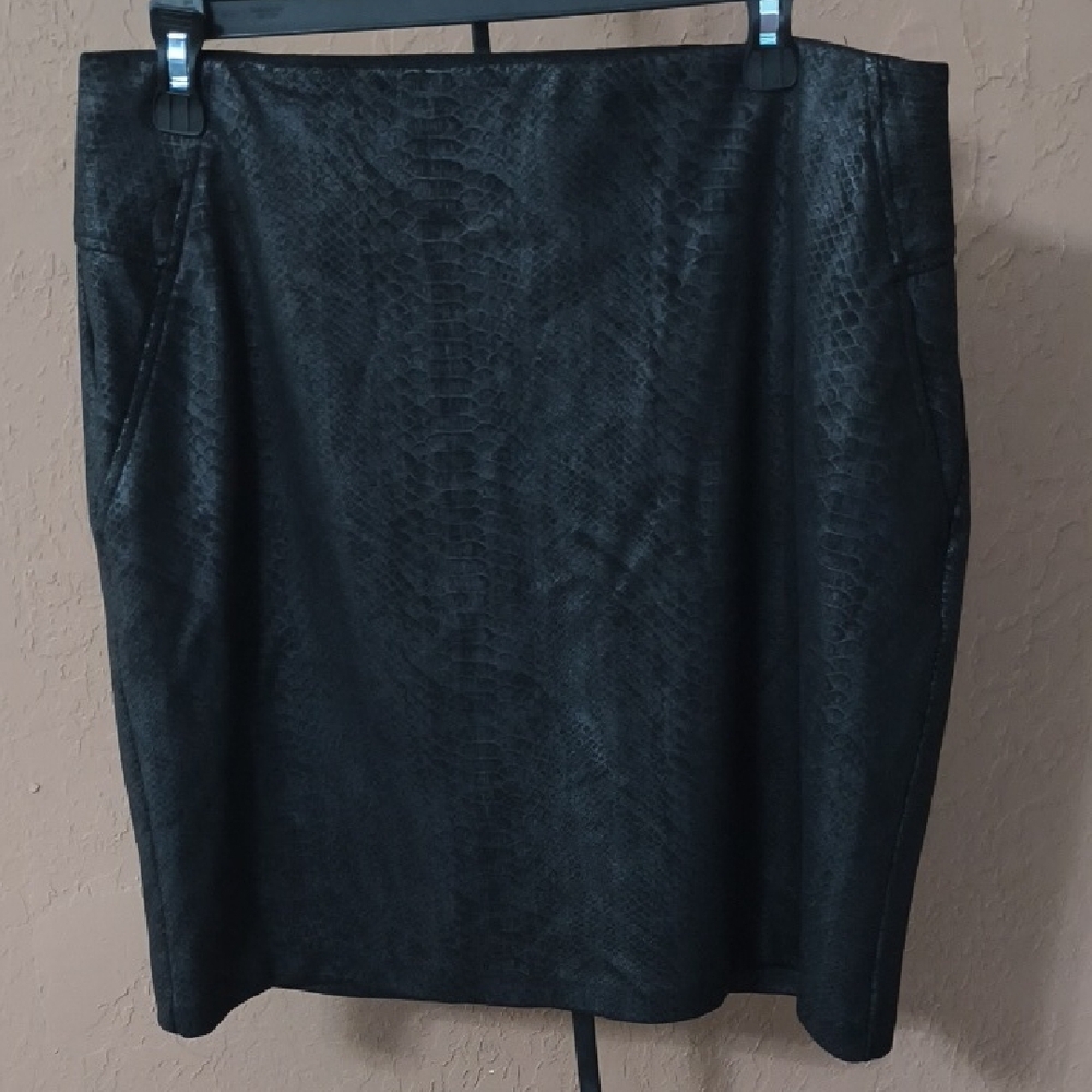 Apt. 9 Black Pencil Skirt Knee-Length Faux Snakeskin Size L